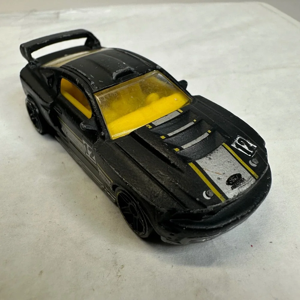 Hot Wheels Custom 12 Ford Mustang‎ Black Ford Racing 12 Performance 2011 Mattel